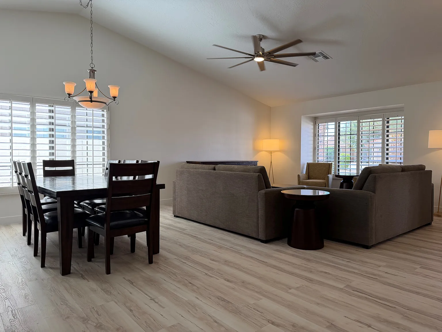 4 bed, 2001 sqft, $4,500 — Photo 3