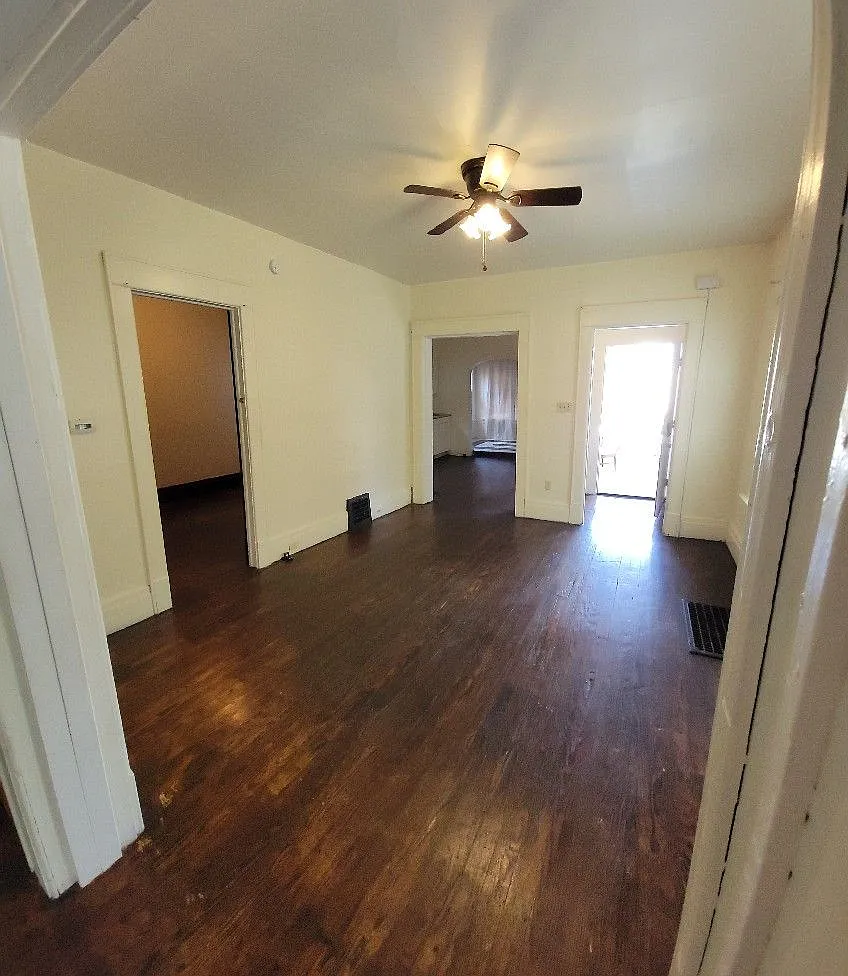 2 bed, 2.0 bath, 1200 sqft, $850 — Photo 2