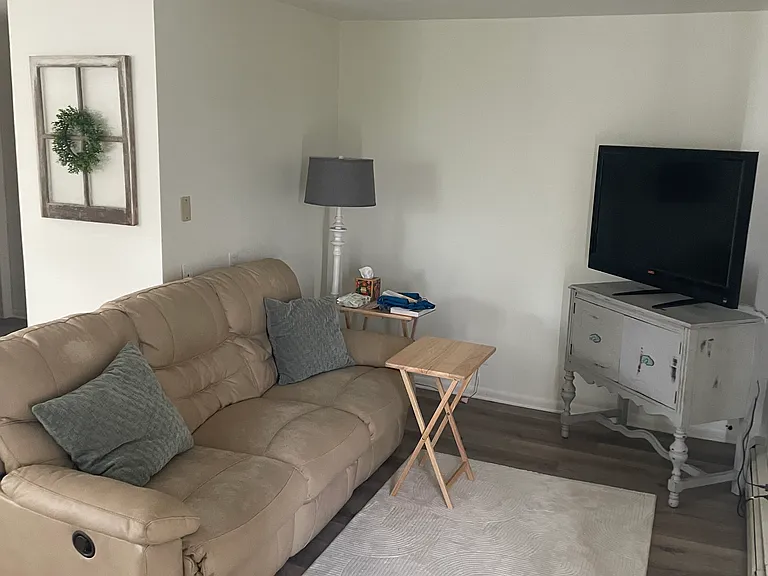 305 W Monroe St #3 — Photo 3