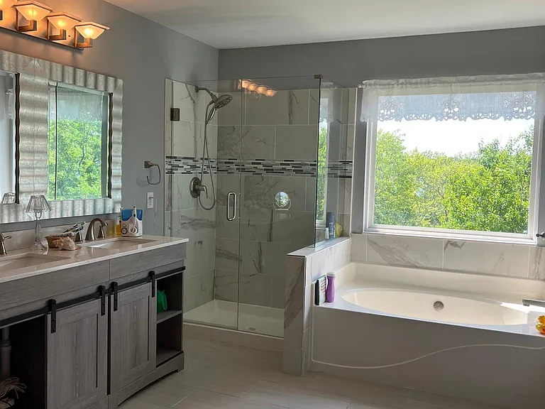 5700 Crestwood Dr — Photo 4