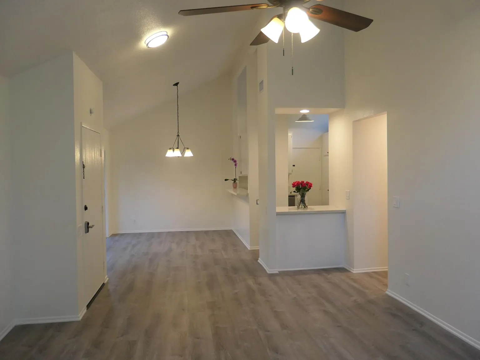 3 bed, 1323 sqft, $4,795 — Photo 3