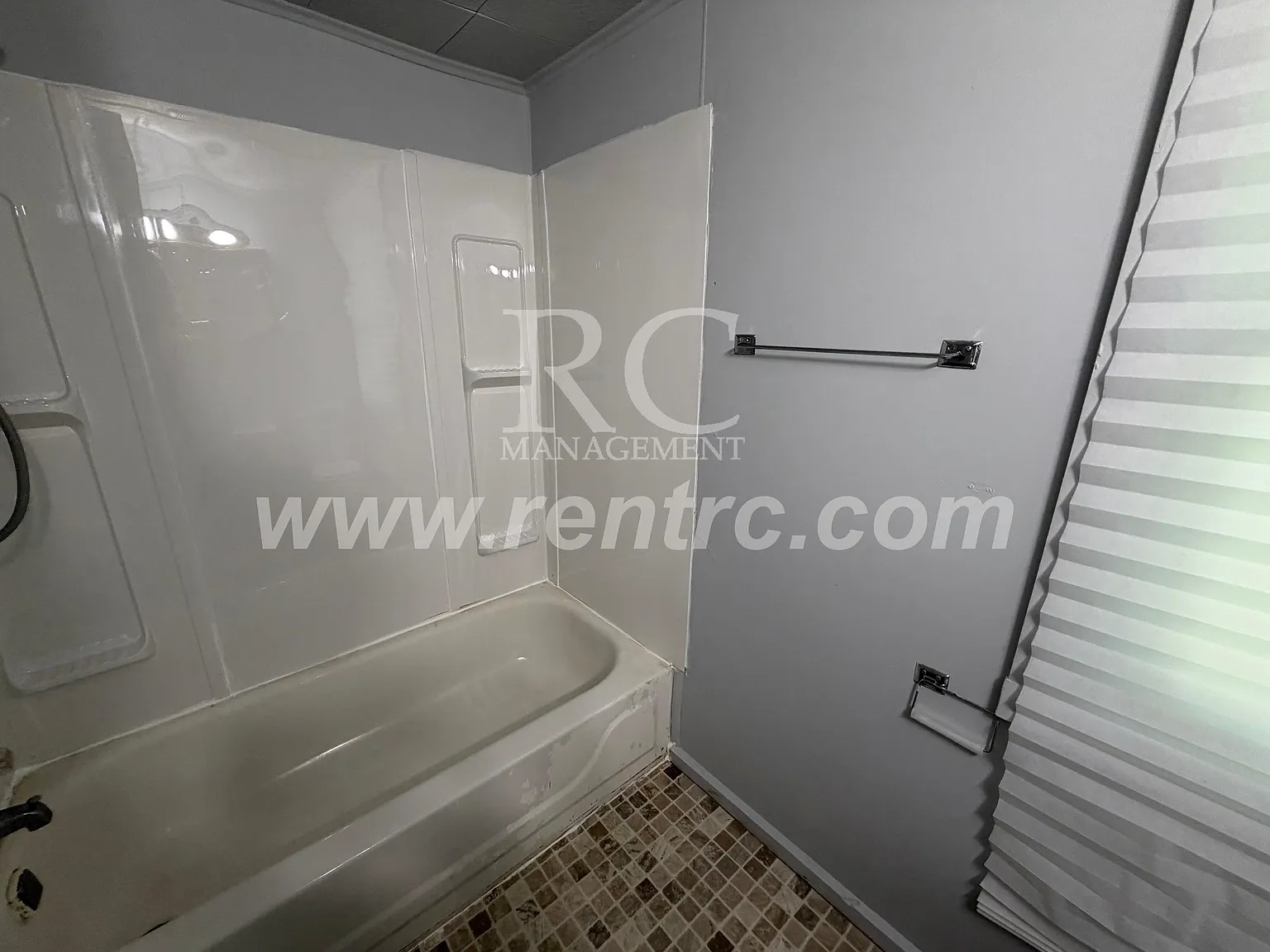 2 bed, 700 sqft, $495 — Photo 4
