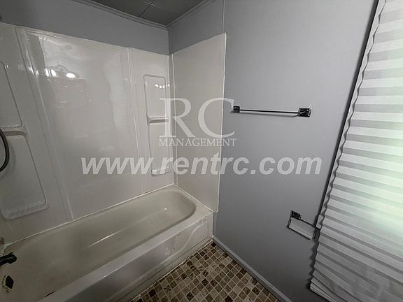 4th image of 1206.5 Robinson St