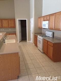 2nd image of 525 Osprey Dr