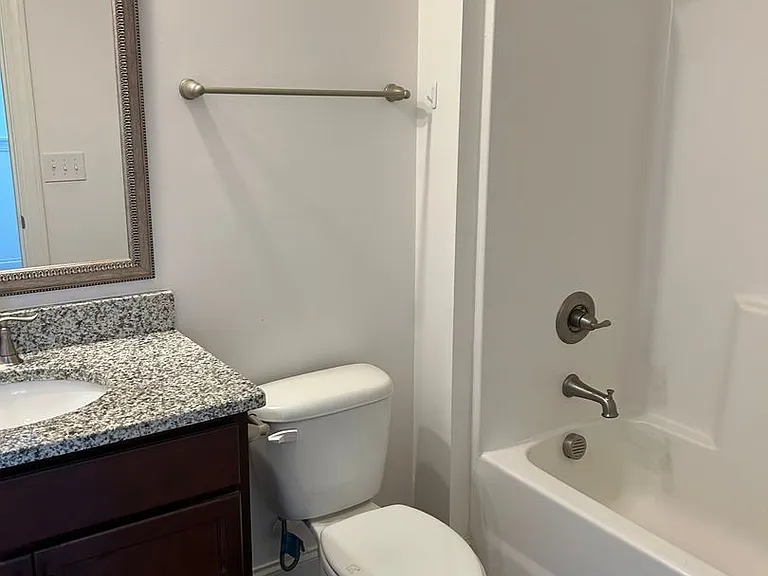 196 Silver Hill St — Photo 5