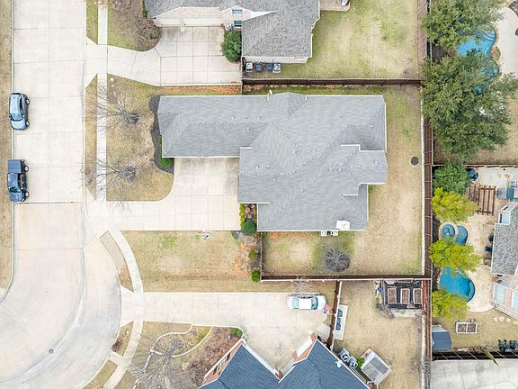 3rd image of 2454 Stockton Ln