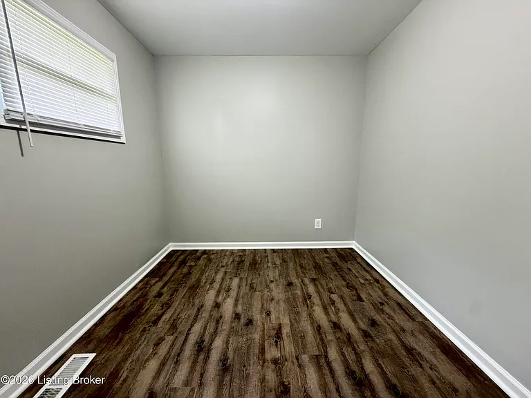1529 Stonewall Way — Photo 5
