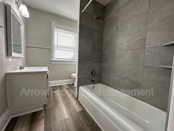 5th image of 2442 Vine St APT 2