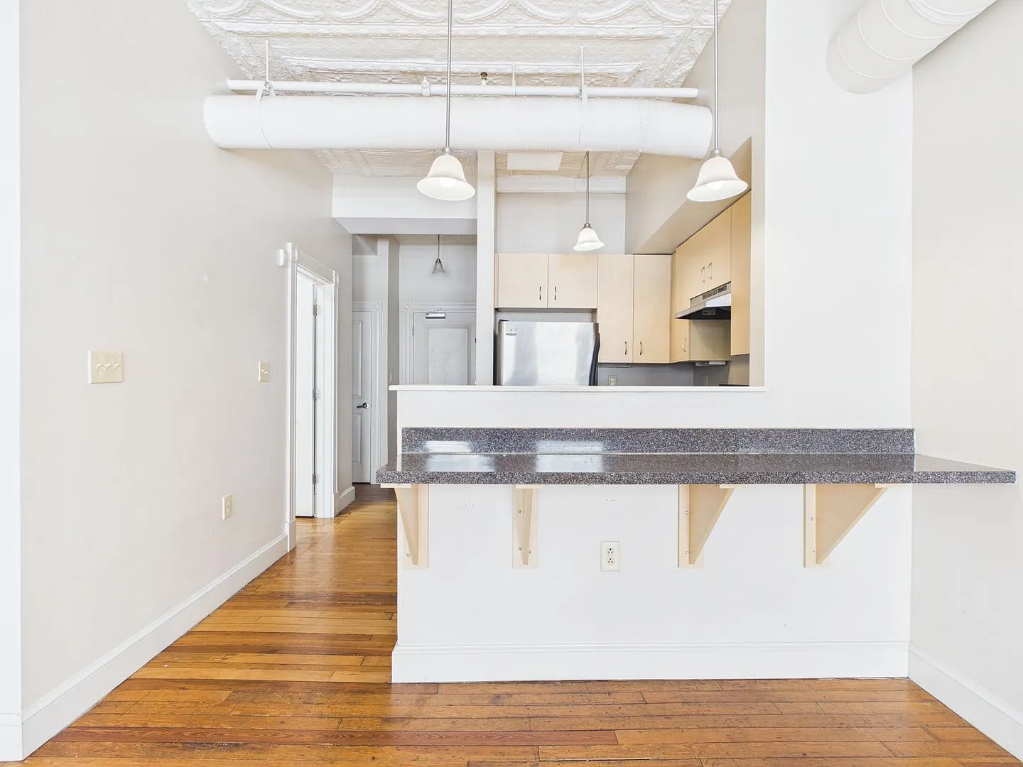 2 bed, 2.0 bath, 925 sqft, $1,675 — Photo 2