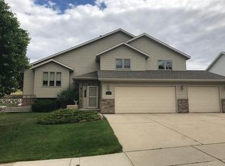 537 Juniper Dr, Bismarck, ND 58503