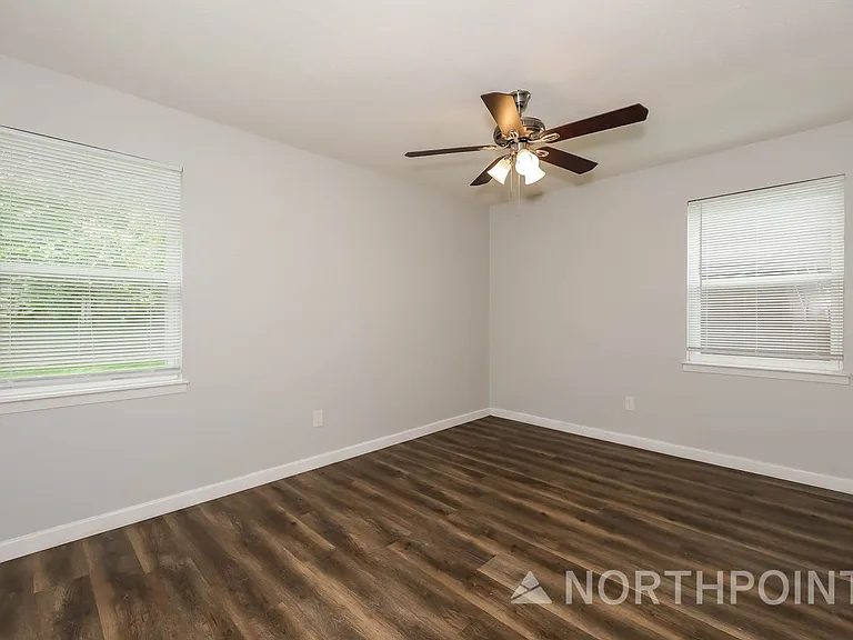 1336 E Park Dr — Photo 9