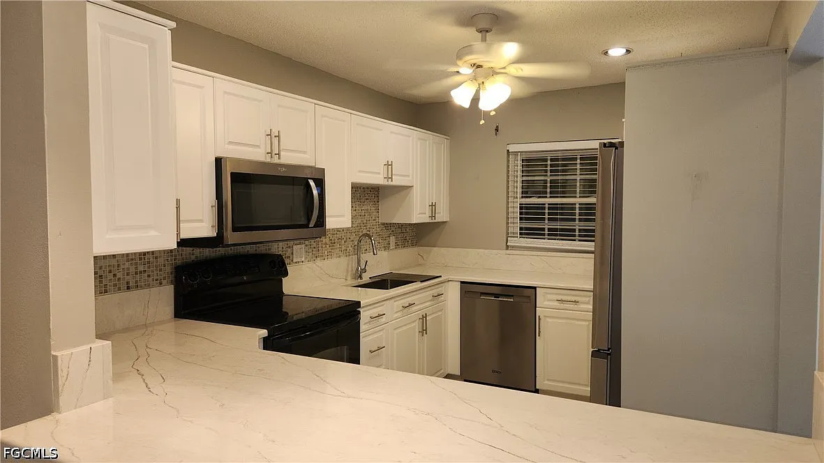 3 bed, 2.5 bath, 1614 sqft, $1,900 — Photo 4