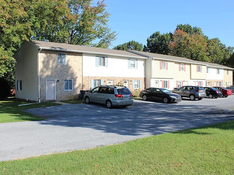 322 W Stiegel St — Photo 1