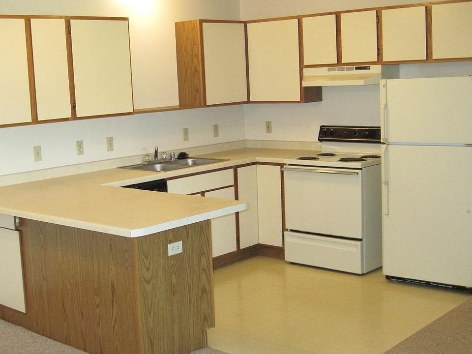 2nd image of 1016 Riverbend Dr APT 204
