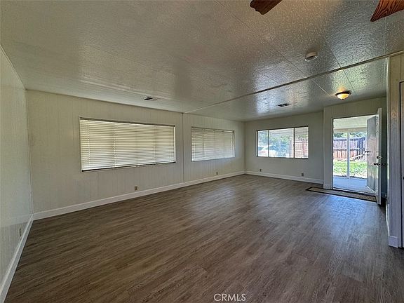 3rd image of 38275 Kirby Rd