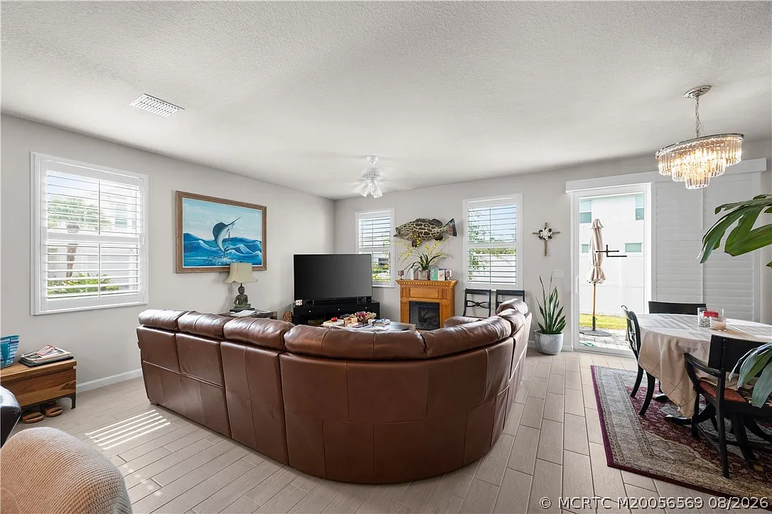 3 bed, 2.5 bath, 1808 sqft, $3,000 — Photo 3