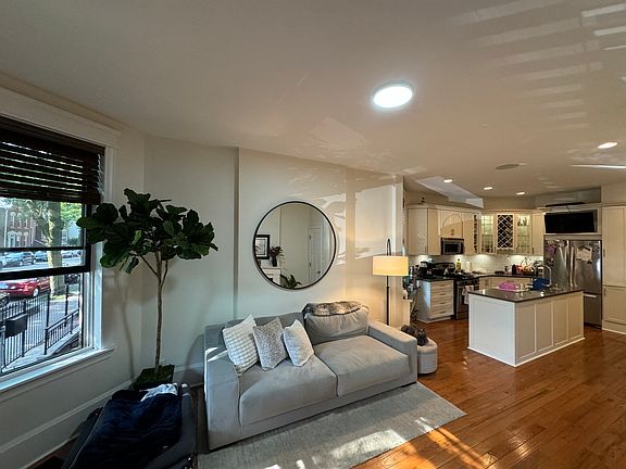 2nd image of 1122 N Wood St #1