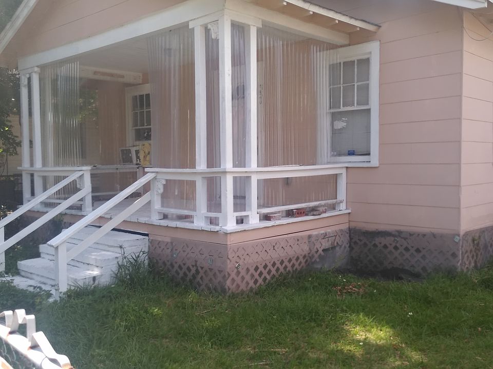 1st image of 311 W 16th St