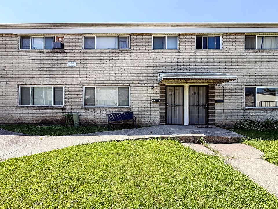 1st image of 1215 Division St