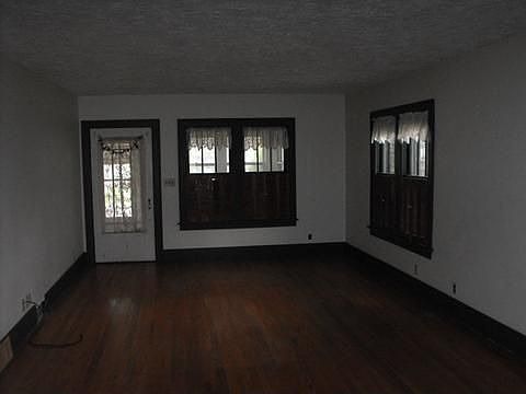 5th image of 435 E Market St