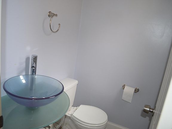 3rd image of 1486 Willow Ave