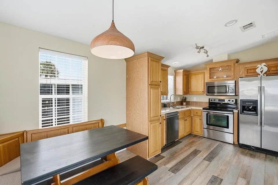 2 bed, 1.5 bath, 811 sqft, $2,800 — Photo 3