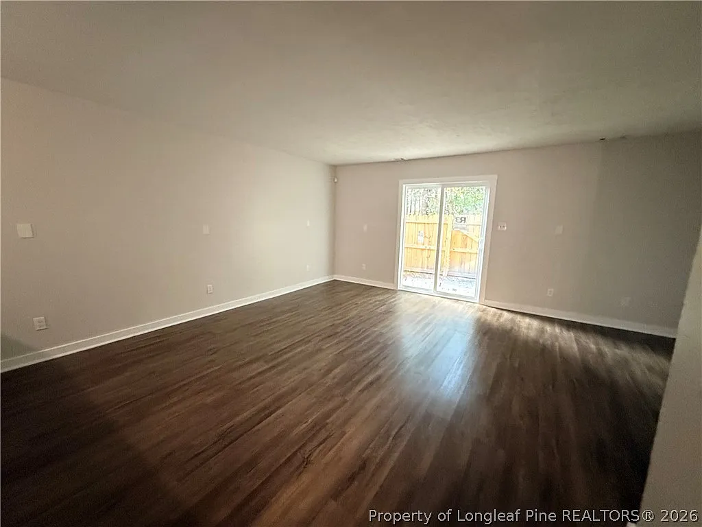 2 bed, 2.5 bath, 1294 sqft, $1,100 — Photo 3