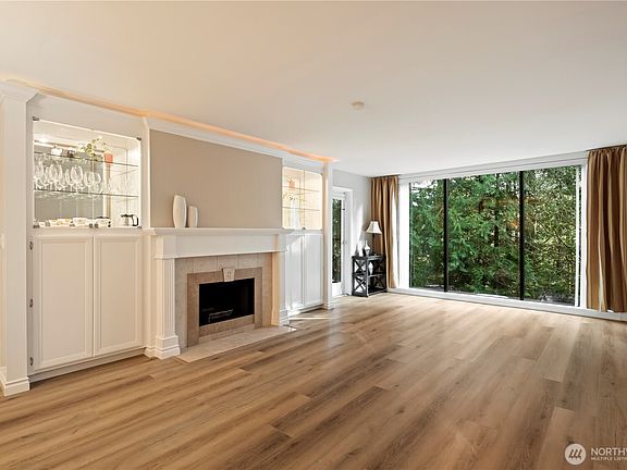 4th image of 15512 Country Club Drive #B14