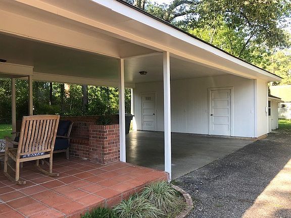 4th image of 1101 Southwood Dr