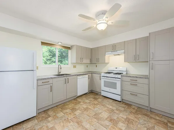 140 Thompson Street APT 5B, East Haven, CT 06513