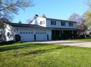 W9728 Meadowview Dr, Dale, WI 54944