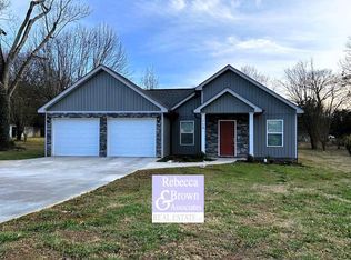 112 Azalea Dr, Calhoun, GA 30701