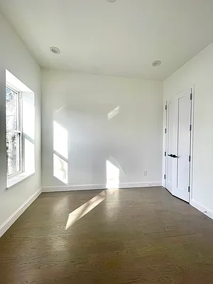 Rented by Artur Gutman, LREB | media 11