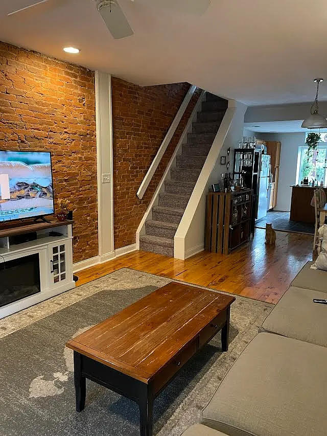 2 bed, 1064 sqft, $2,200 — Photo 4