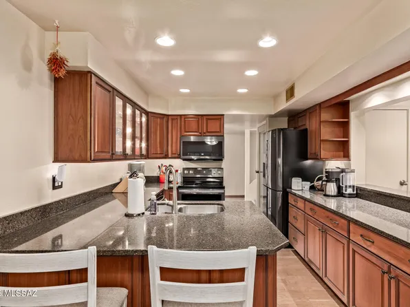 8441 E Agape Dr, Tucson, AZ 85715