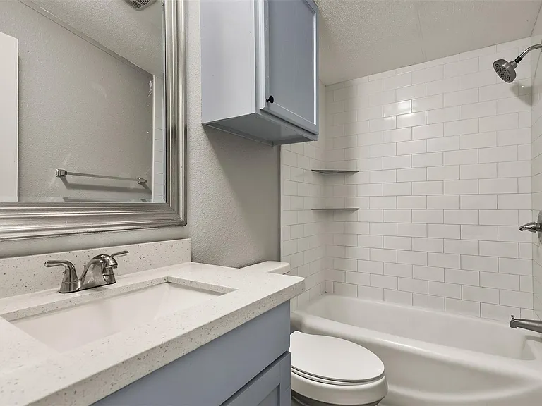 2222 N Austin Ave #32 — Photo 17