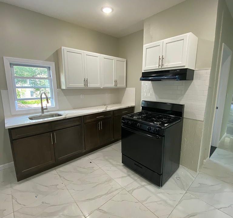 1st image of 130 N 15th St #3