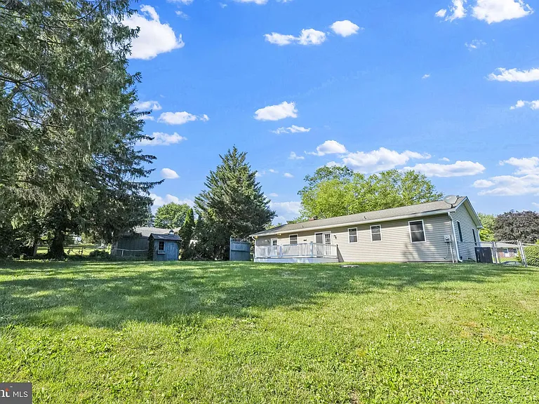 810 Wisteria Dr — Photo 50