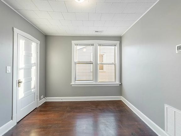 4th image of 5526 N Marmora Ave #2
