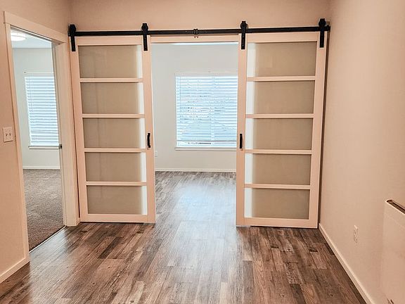 5th image of 2540 S 42nd St #1B-1Ba-800Sqft