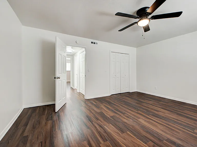2112 Melrose Dr #1 — Photo 16