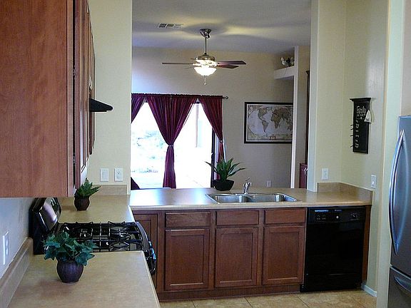 Kitchen, 5 gas burner stove