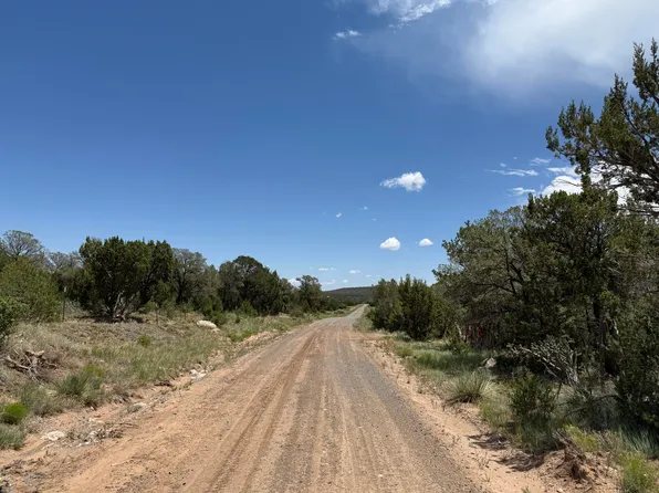 44 Forest Rd #321, Tijeras, NM 87059