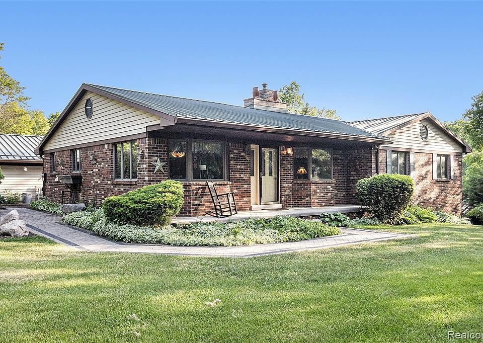 7280 Groveland Rd, Holly, MI 48442 Zillow