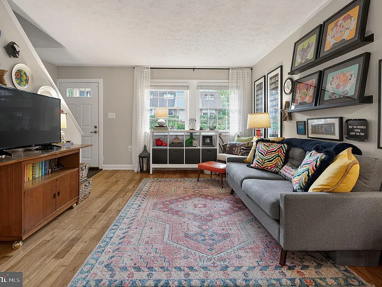150 S Virginia Ave #34 — Photo 9
