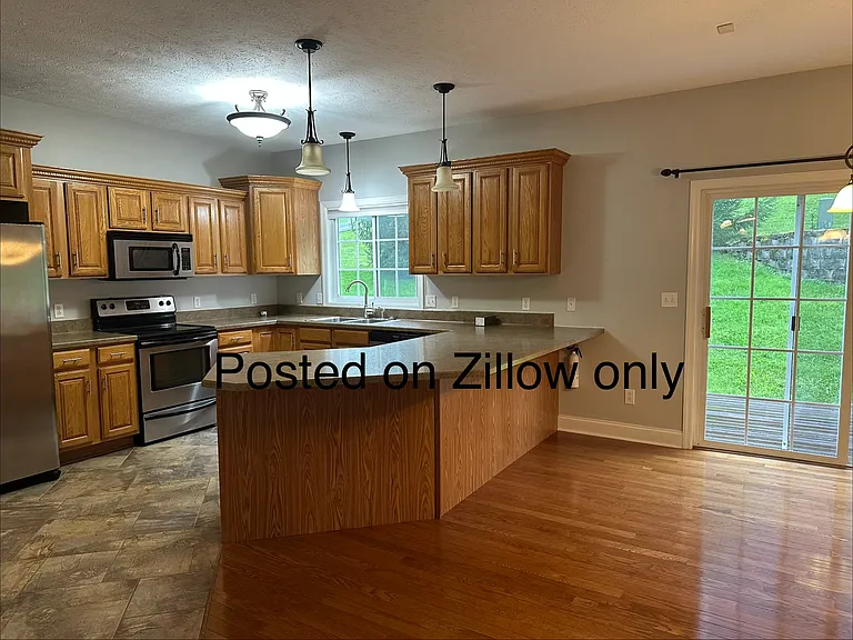 1006 W Canyon Dr — Photo 4