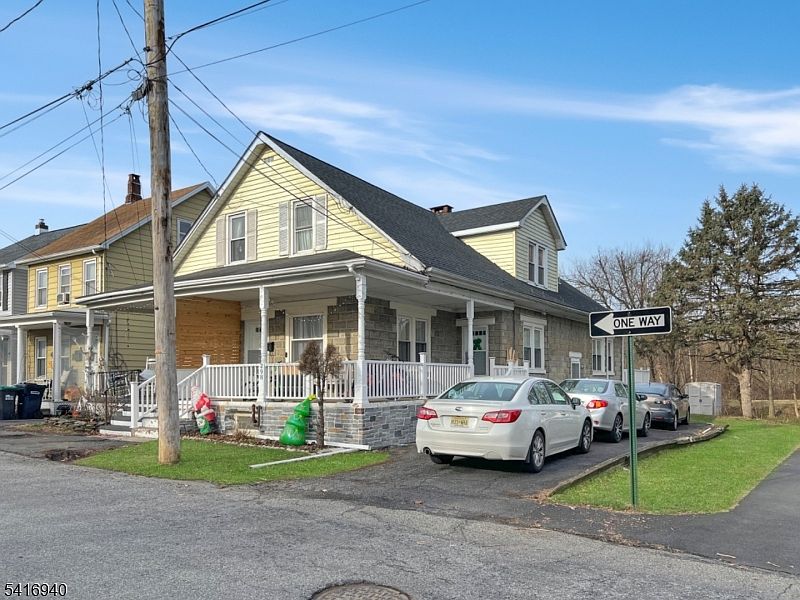 1st image of 298 Maple Ave