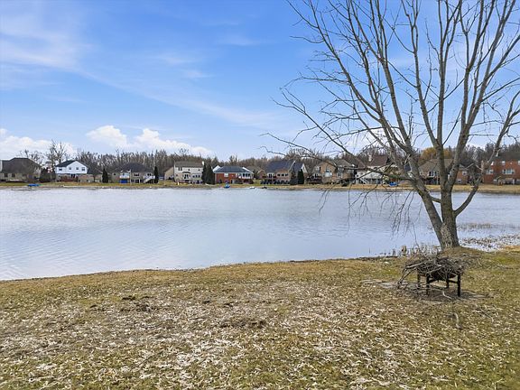 5th image of 36566 N Pointe Dr
