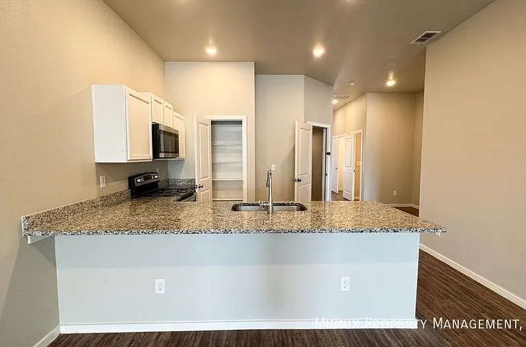 2101 N Jayton Ave #A — Photo 4
