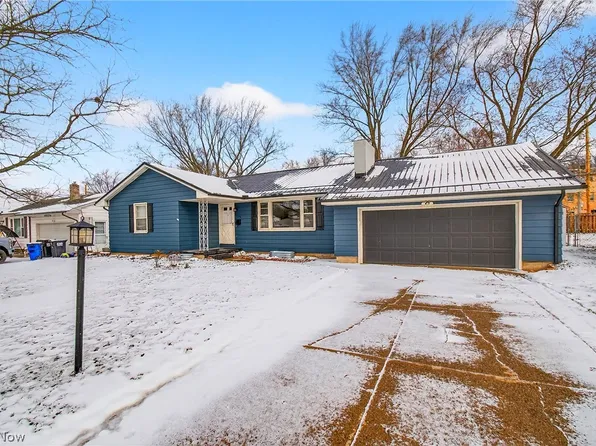390 Ridgefield Ave, Boardman, OH 44512